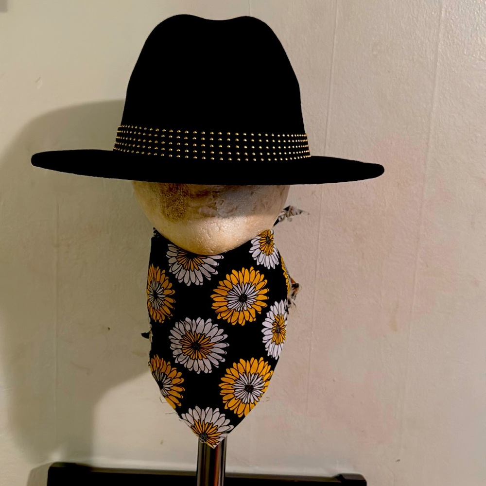 NWT BLACK WITH BEADED BAND HAT